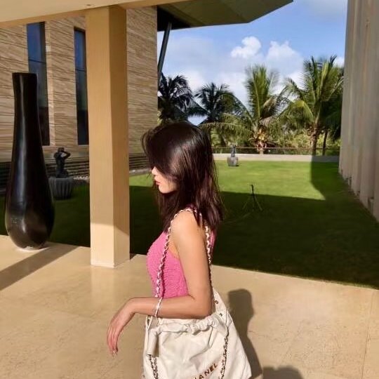 CHANEL 22 Bag - 中號白金-10