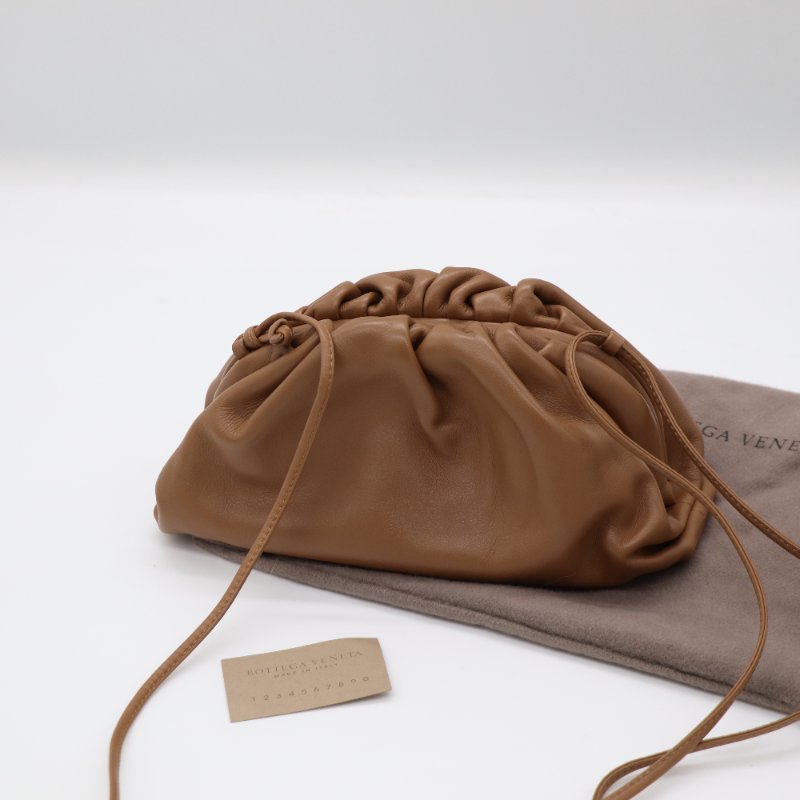 Bottega Veneta 寶緹嘉 牛奶焦糖 棕色 牛皮 雲朵包 斜挎包 手拿包-0