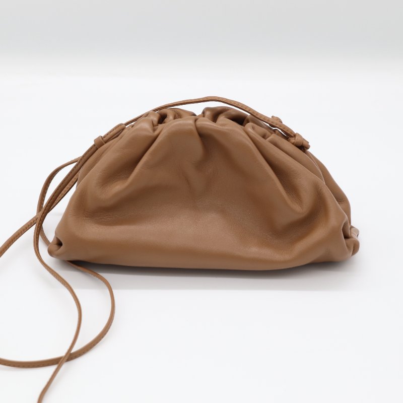 Bottega Veneta 寶緹嘉 牛奶焦糖 棕色 牛皮 雲朵包 斜挎包 手拿包-4