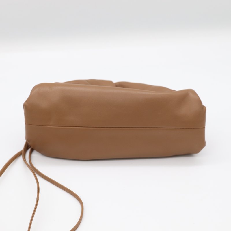 Bottega Veneta 寶緹嘉 牛奶焦糖 棕色 牛皮 雲朵包 斜挎包 手拿包-5