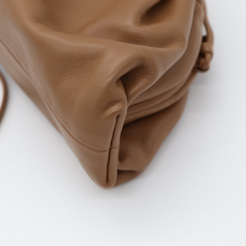 Bottega Veneta 寶緹嘉 牛奶焦糖 棕色 牛皮 雲朵包 斜挎包 手拿包-6