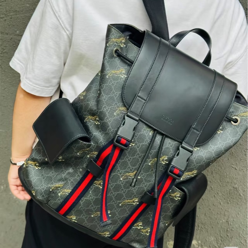 Gucci • 限量孟加拉虎黑色老花後背包-1