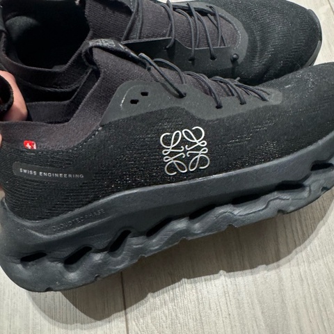 Loewexon聯名款鞋子黑色