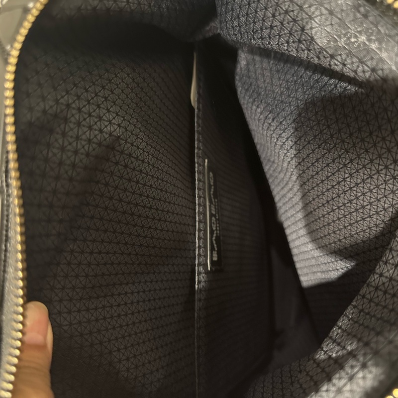 lssey Miyake 三宅一生男款後背包可以放電腦後面有電腦夾層-2