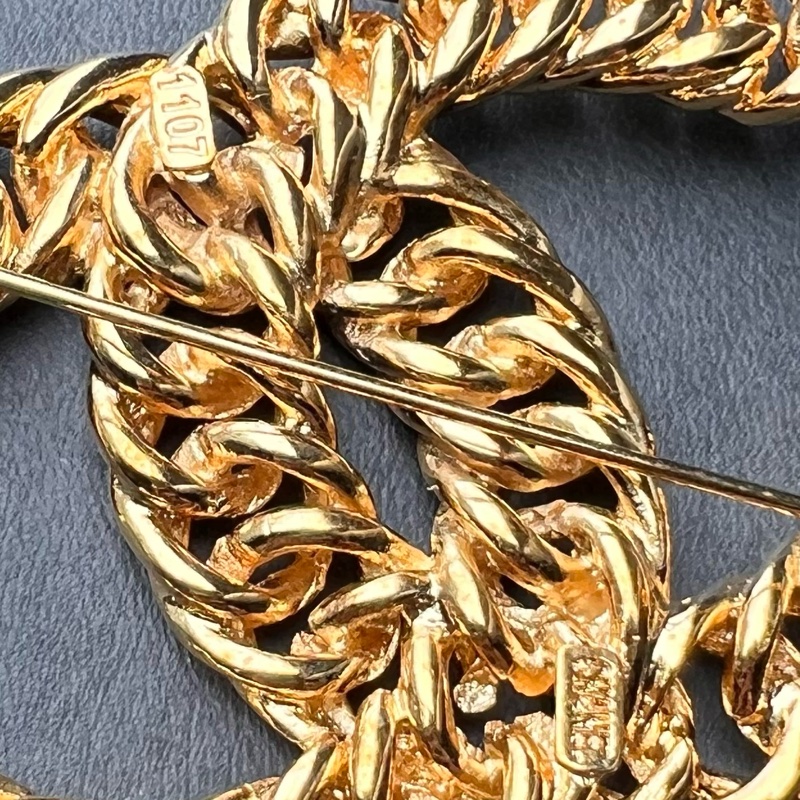 Chanel vintage 編織大logo胸針-9