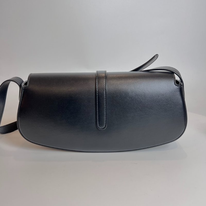 CELINE 黑牛皮鎖頭包-1