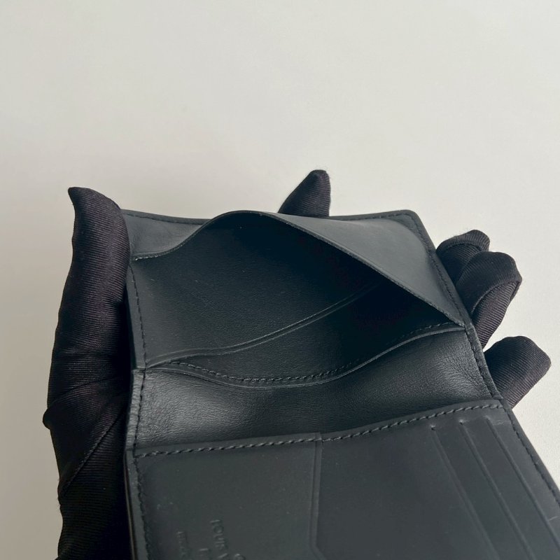 99新🆕 有購證🙌🏻 Louis Vuitton LV 路易威登 男士黑色壓紋卡夾-9