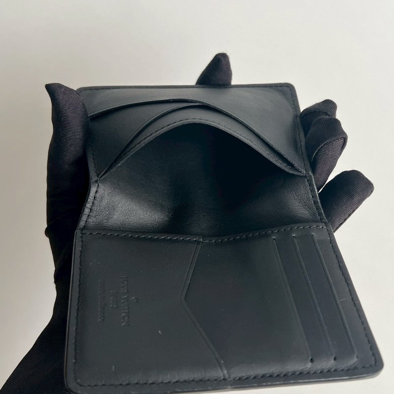 99新🆕 有購證🙌🏻 Louis Vuitton LV 路易威登 男士黑色壓紋卡夾-10