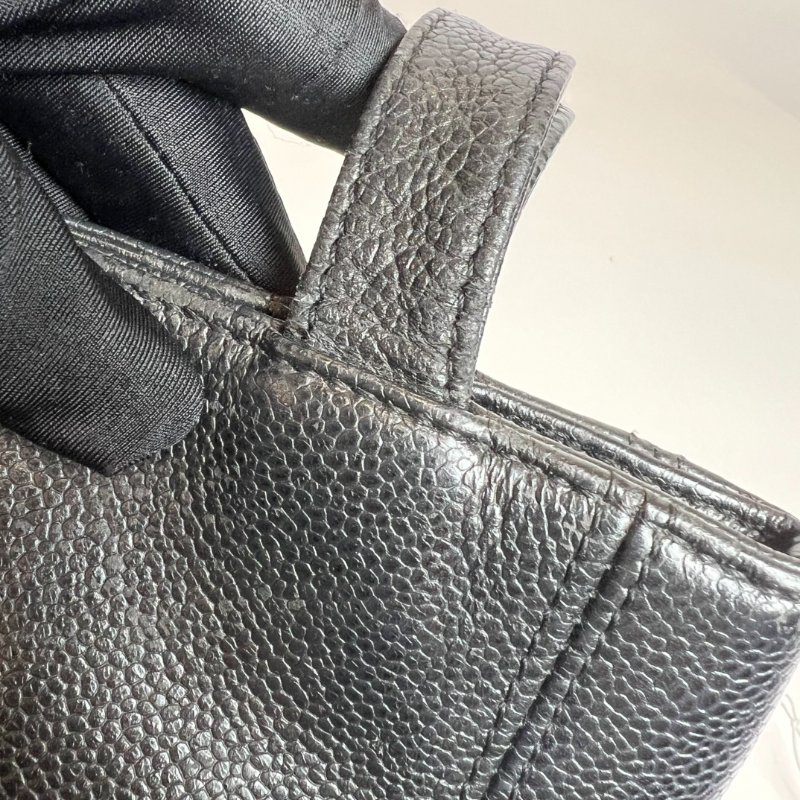 CHANEL 5開 黑荔枝牛皮托特包-11