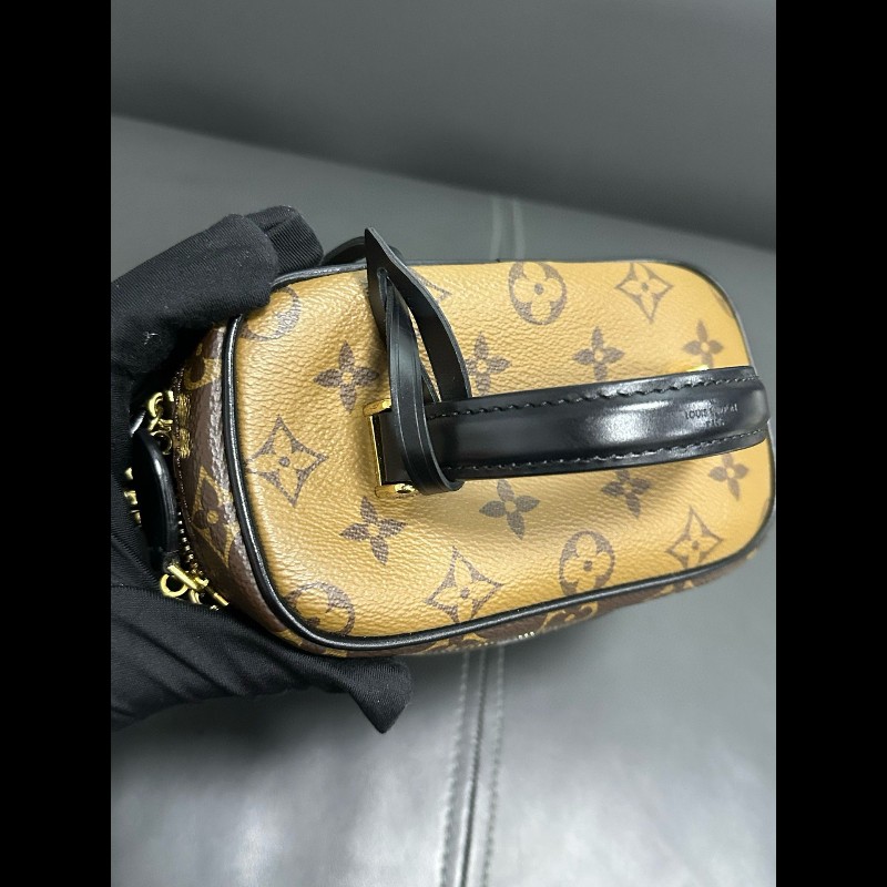 LV Vanity Case-9