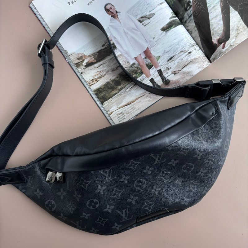 ::LOUIS VUITTON::LV M46035 Discovery黑花紋拉鍊胸口包 腰包PM-0