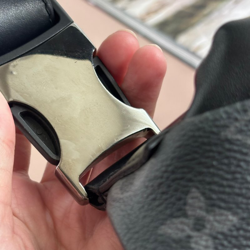 ::LOUIS VUITTON::LV M46035 Discovery黑花紋拉鍊胸口包 腰包PM-20