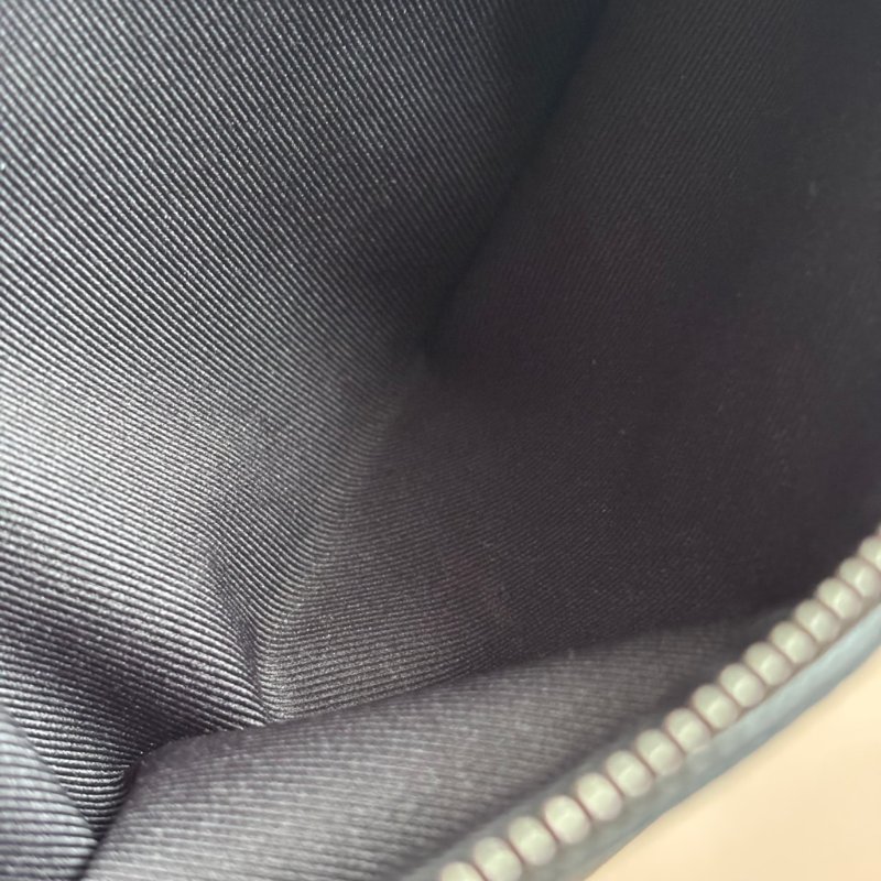 ::LOUIS VUITTON::LV M46035 Discovery黑花紋拉鍊胸口包 腰包PM-21