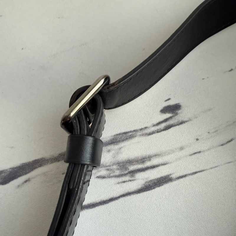 lv男生胸包 超級優惠價格-5