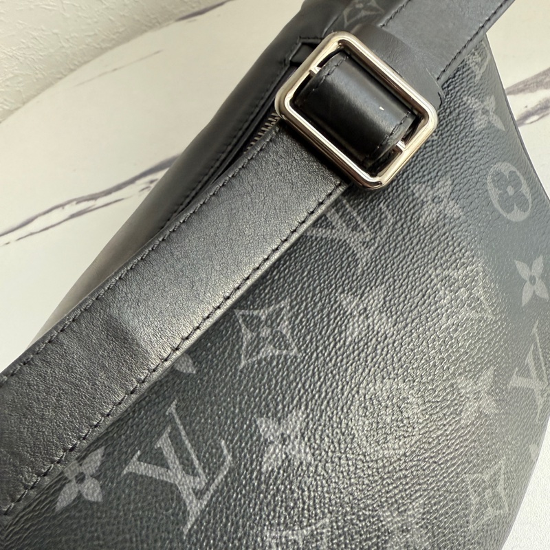 lv男生胸包 超級優惠價格-19