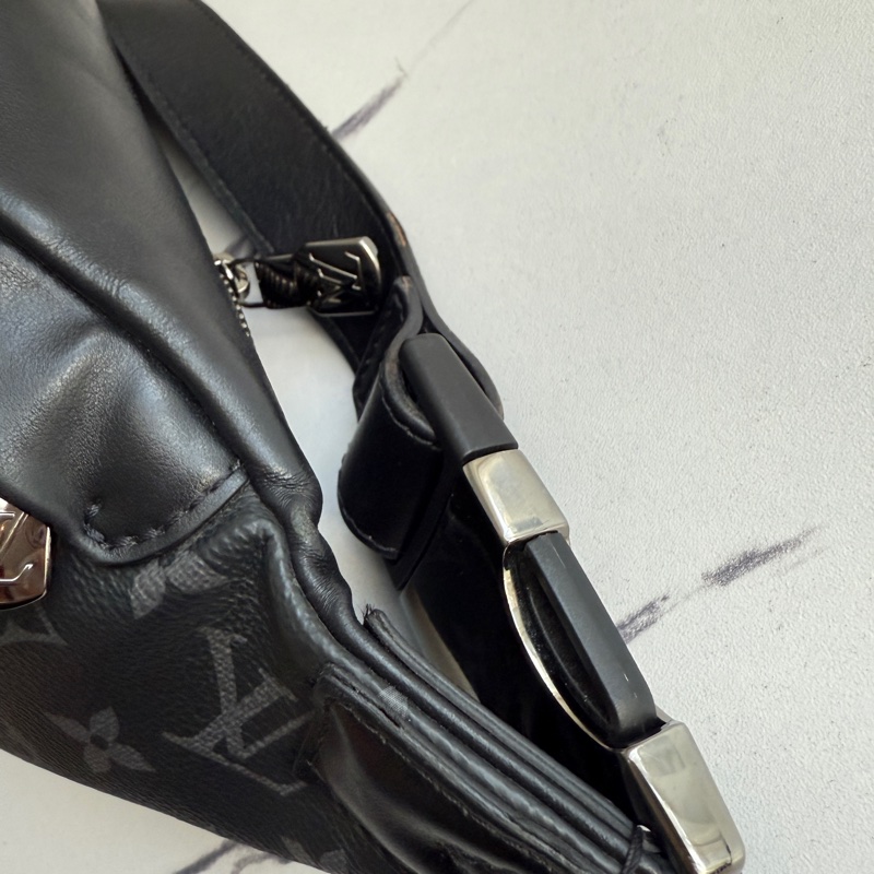 lv男生胸包 超級優惠價格-20