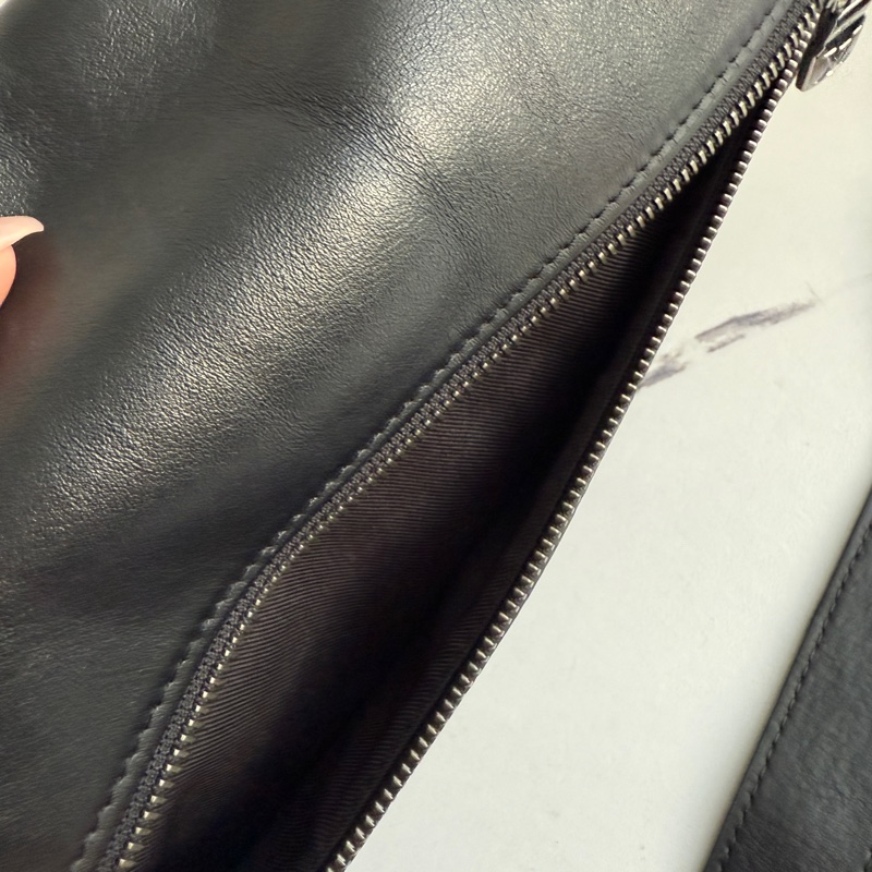 lv男生胸包 超級優惠價格-29