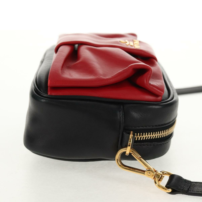 【日本直送】PRADA Ribbon 肩背包，皮革材質，黑色、紅色、金色，正品編號 147259V-3