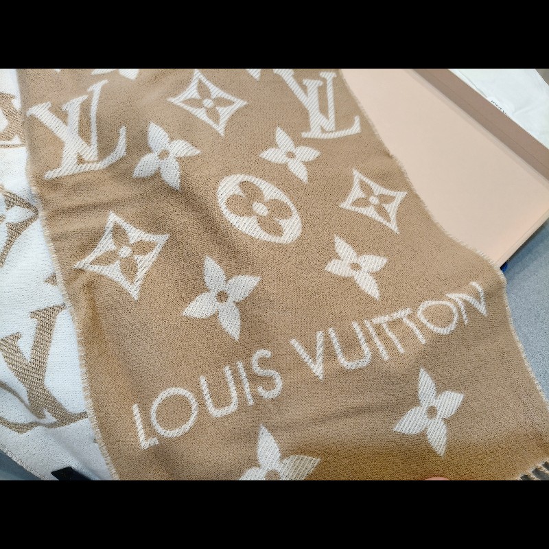 LV羊絨奶茶色圍巾雙色-7