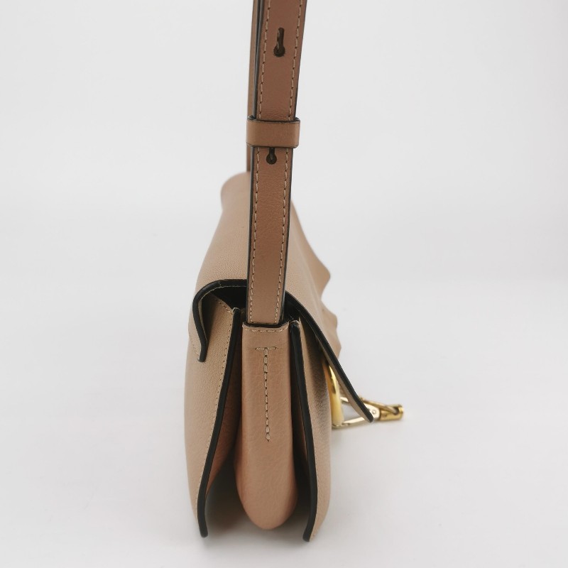 Chloe Faye小號羊皮純色字母Logo鏈條扣飾斜挎包單肩包-3