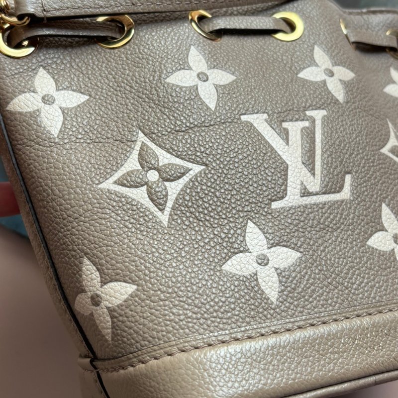 ::LOUIS VUITTON:: LV M46291 Nano Noé 斑鳩灰 雙色 Monogram Empreinte 皮革-9