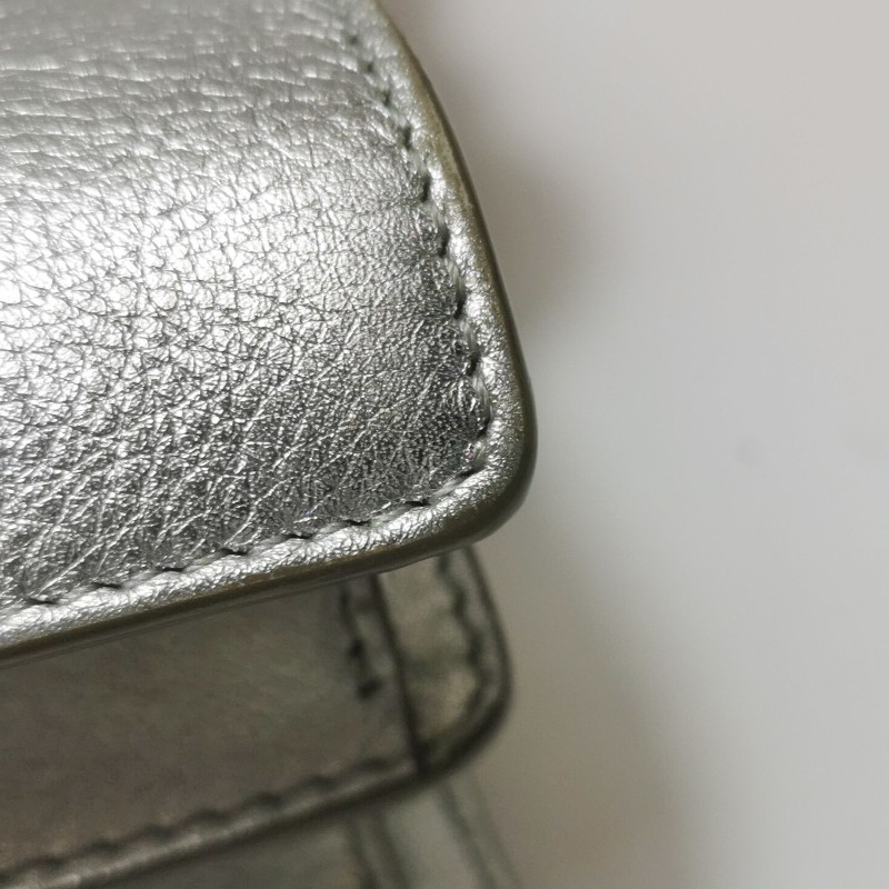 Fendi Kan I迷你牛皮鉚釘封扣單肩包-13