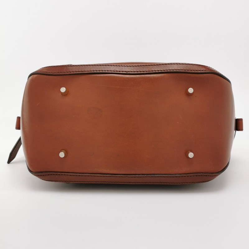 Burberry牛皮純色字母Logo拉鍊手提包-5