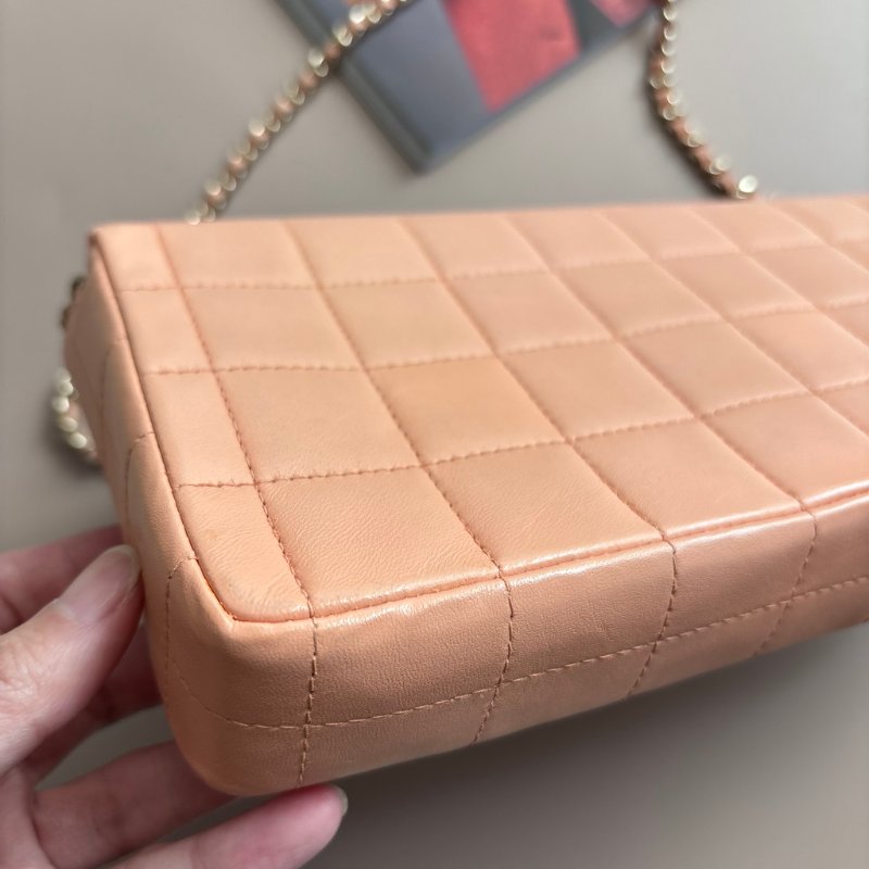 ::CHANEL:: Vintage Chocolate Bar 冰塊格粉膚色腋下鏈包 冰格包 冰塊包-6