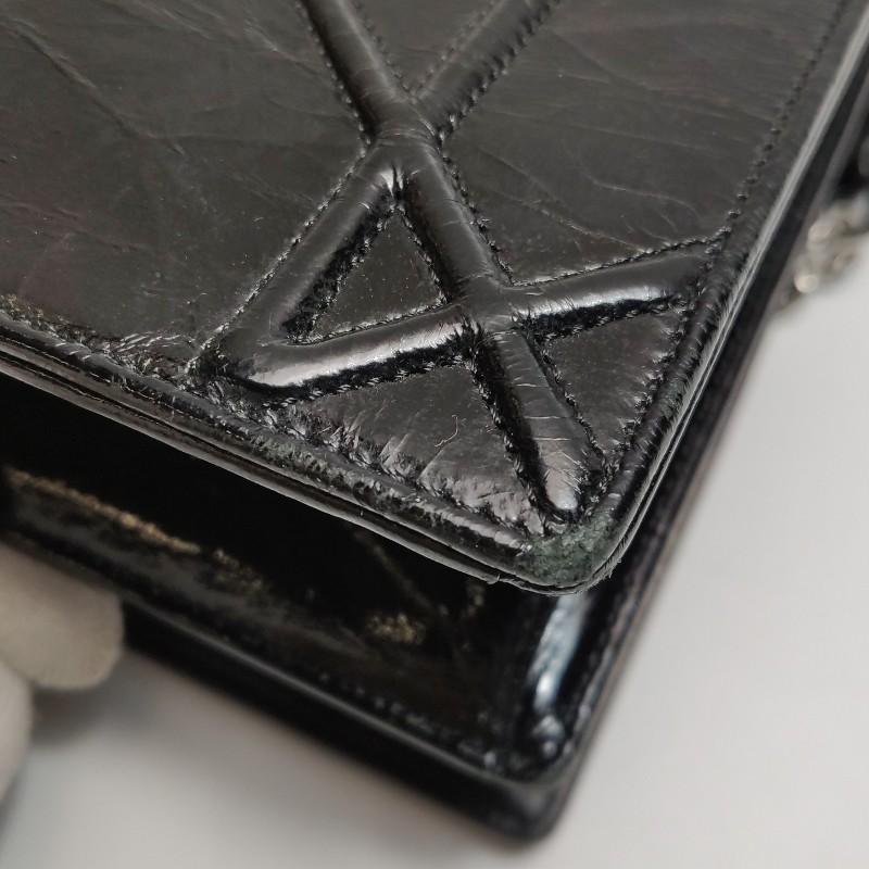 Dior Diorama盾牌包中號油蠟皮純色盾形紋章搭扣單肩包-26