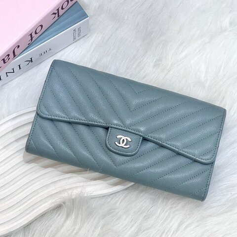 CHANEL 25開 CF荔枝皮山形紋長夾 湖水綠銀扣