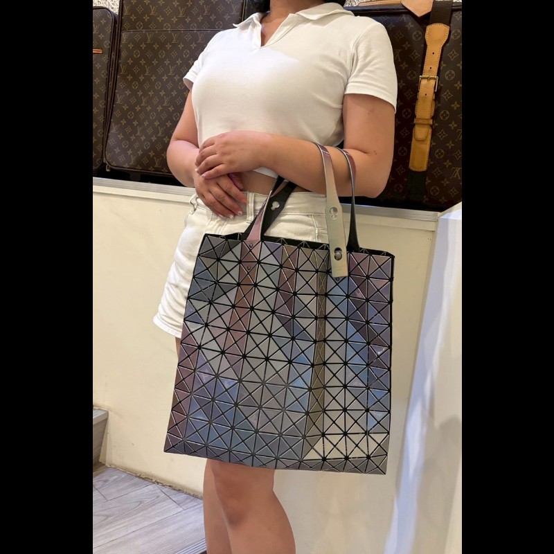 Issey Miyake BAOBAO 閃彩灰格托特包 10×10（小格）-2