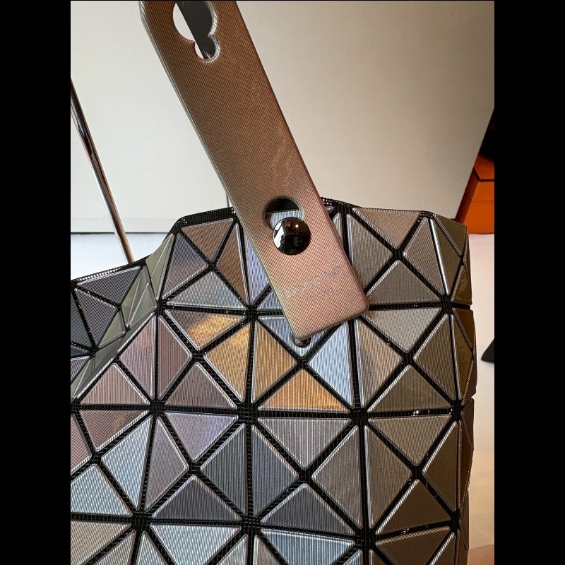 Issey Miyake BAOBAO 閃彩灰格托特包 10×10（小格）-10