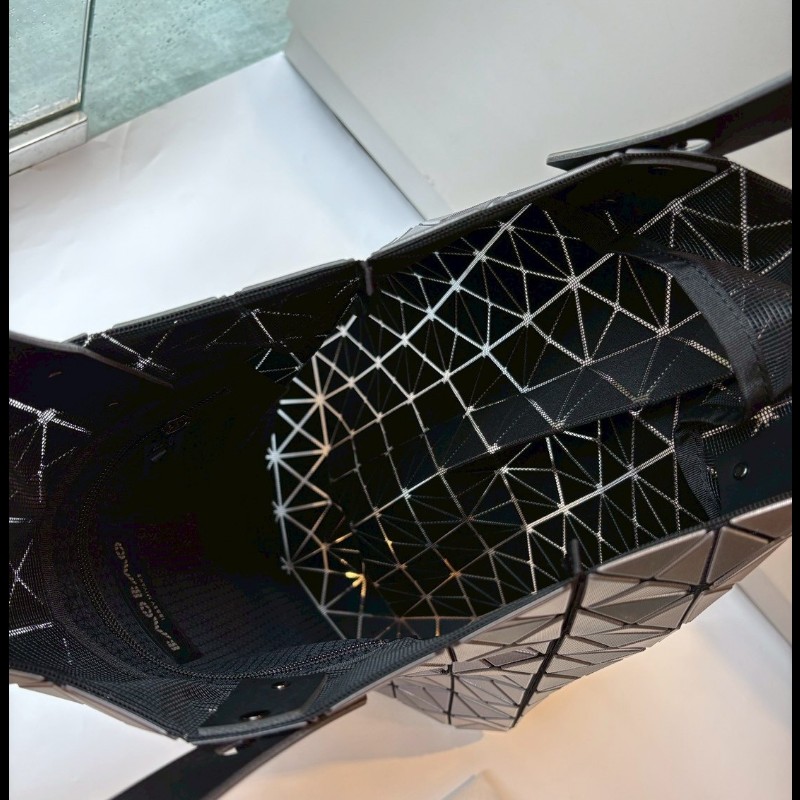 Issey Miyake BAOBAO 閃彩灰格托特包 10×10（小格）-14