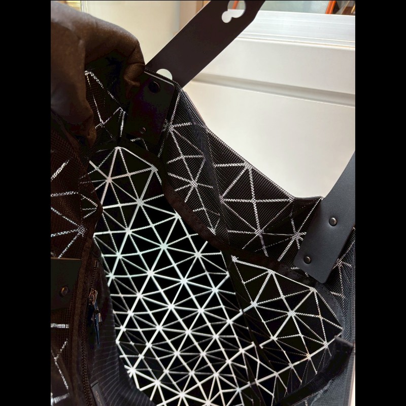 Issey Miyake BAOBAO 閃彩灰格托特包 10×10（小格）-19