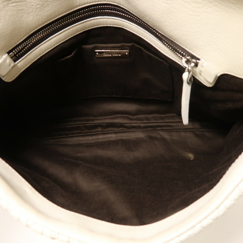 Miu Miu 牛皮皮革Matelasse Nappa Crystal銀扣肩背袋-4