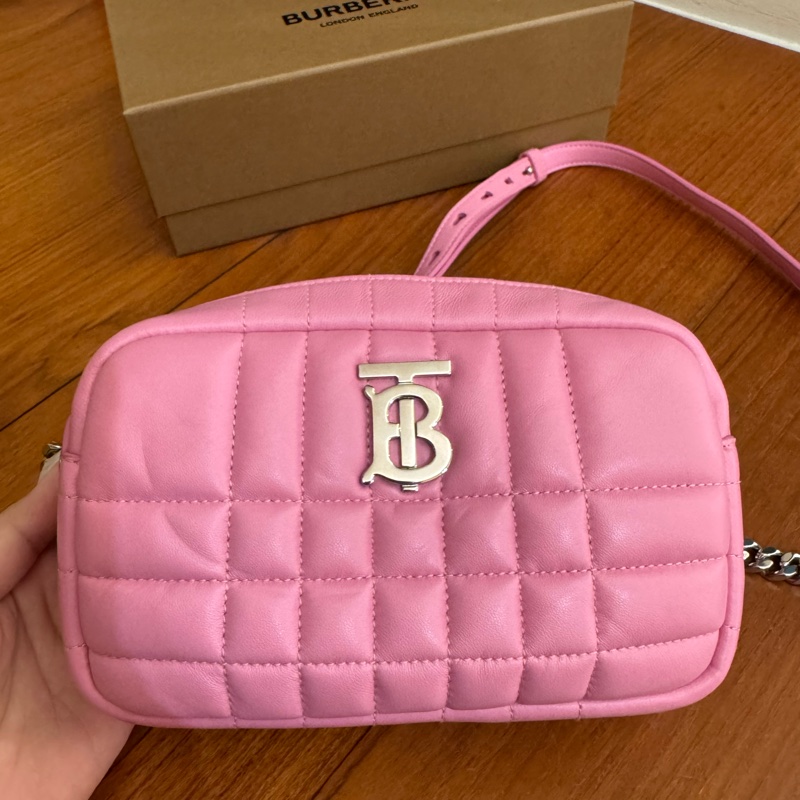 Burberry 粉色銀TB logo相機斜背包-1