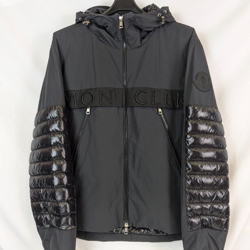 莉亞精品♡Moncler 連帽羽絨外套 尺碼2 近新美品-0