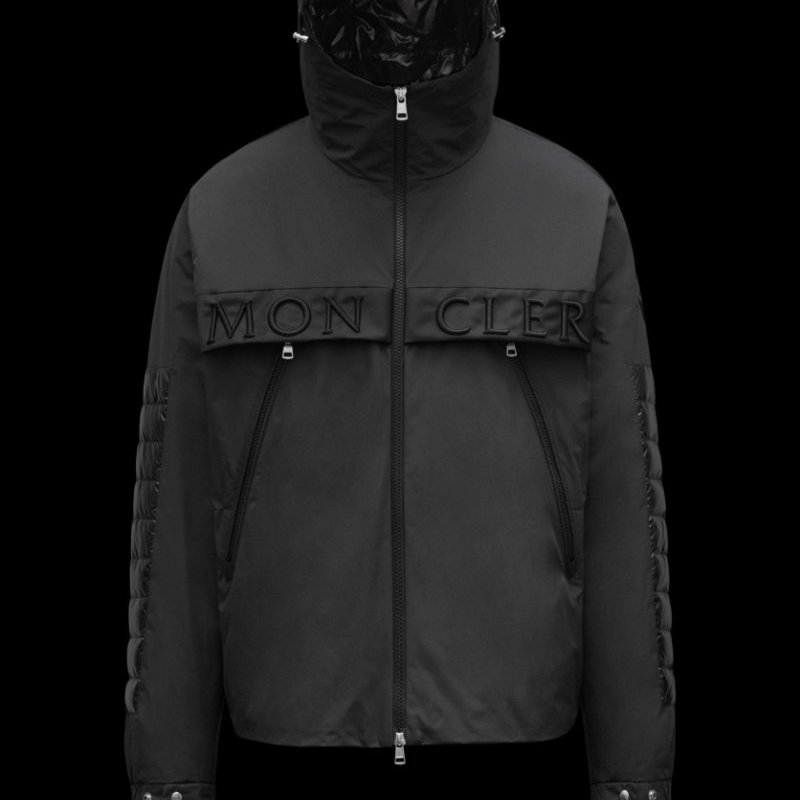 莉亞精品♡Moncler 連帽羽絨外套 尺碼2 近新美品-4