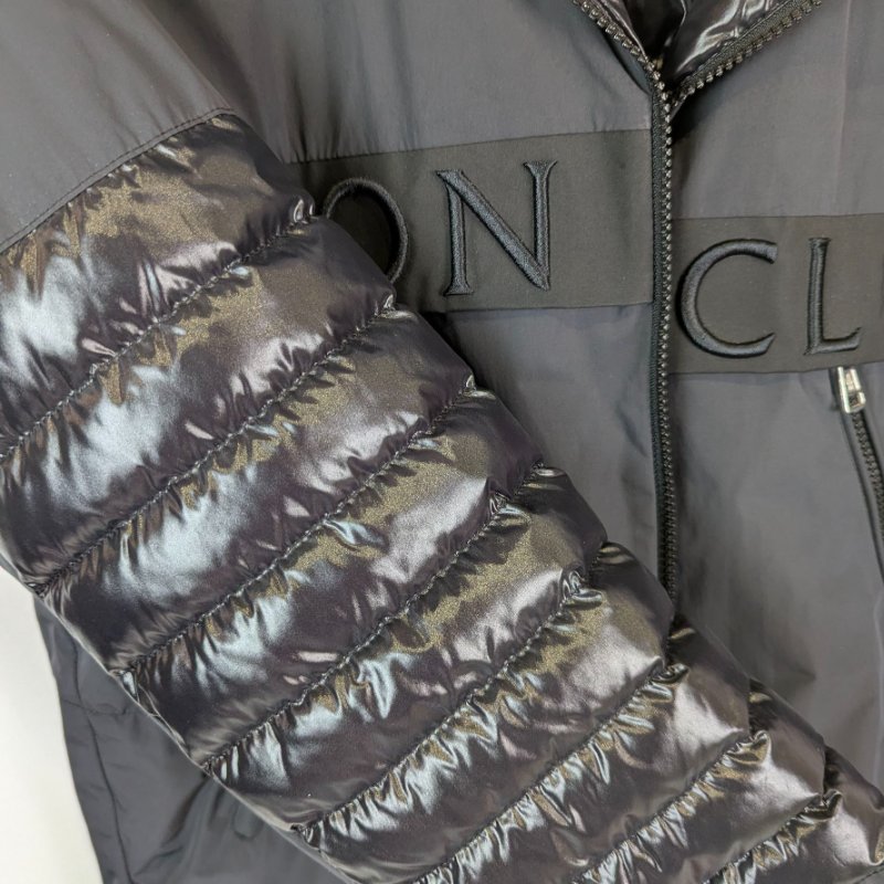 莉亞精品♡Moncler 連帽羽絨外套 尺碼2 近新美品-7