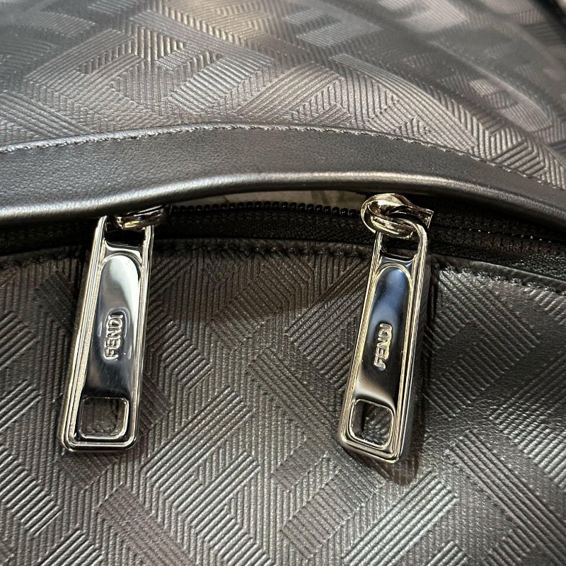 💎Han's house精品服飾💎FENDI 芬迪 後背包 7VZ076 現貨 原價 93400-3