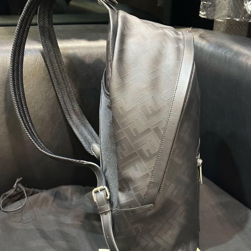 💎Han's house精品服飾💎FENDI 芬迪 後背包 7VZ076 現貨 原價 93400-5