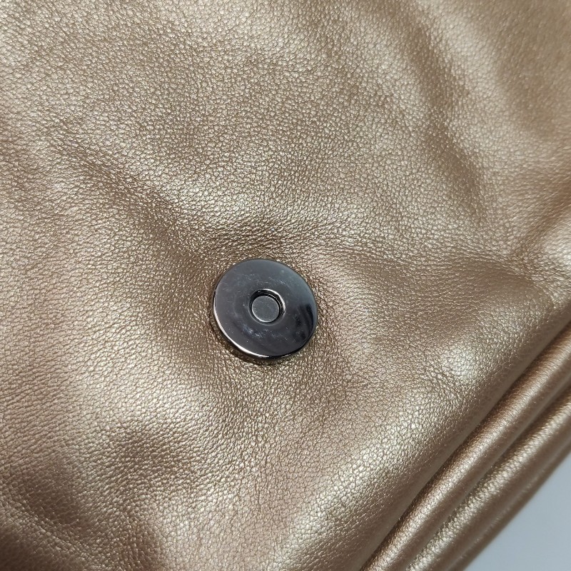 Prada羊皮純色字母logo單肩包-10