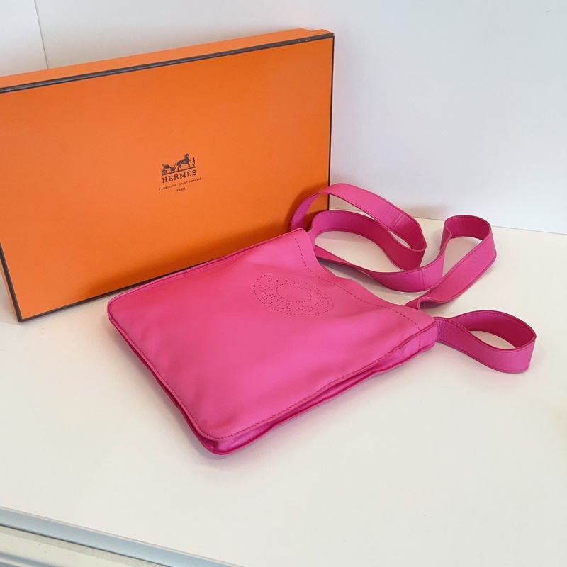Hermès桃紅Nappa斜挎包-3