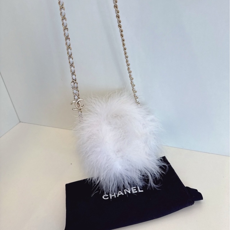 Chanel白色毛毛圓餅包-0