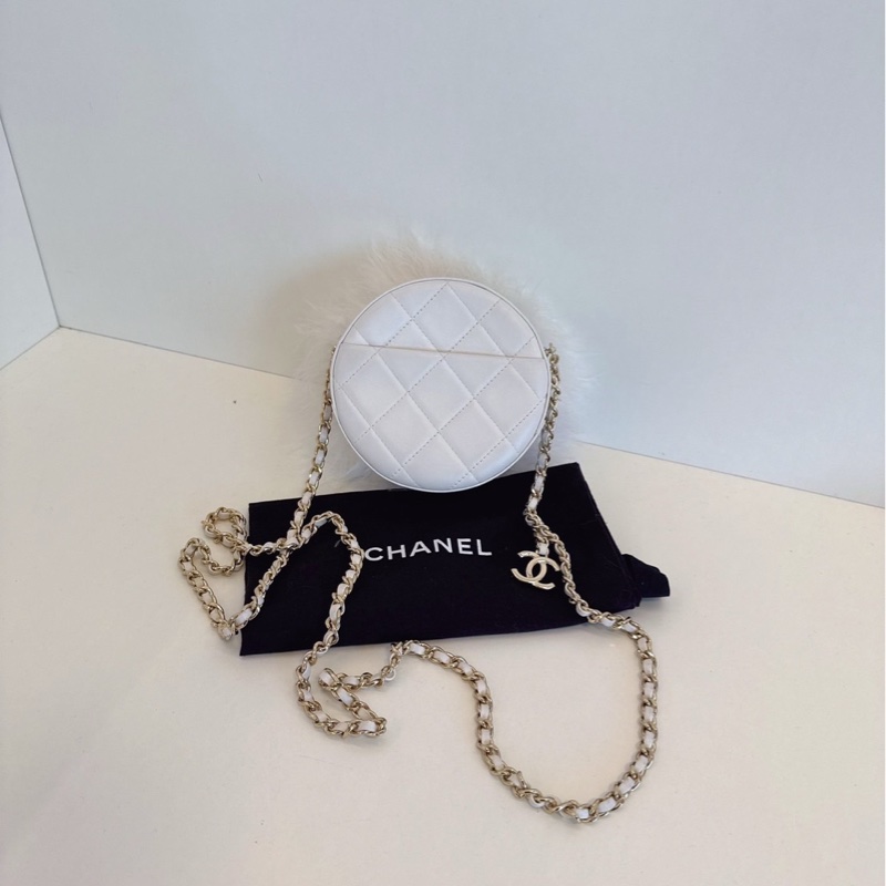 Chanel白色毛毛圓餅包-3