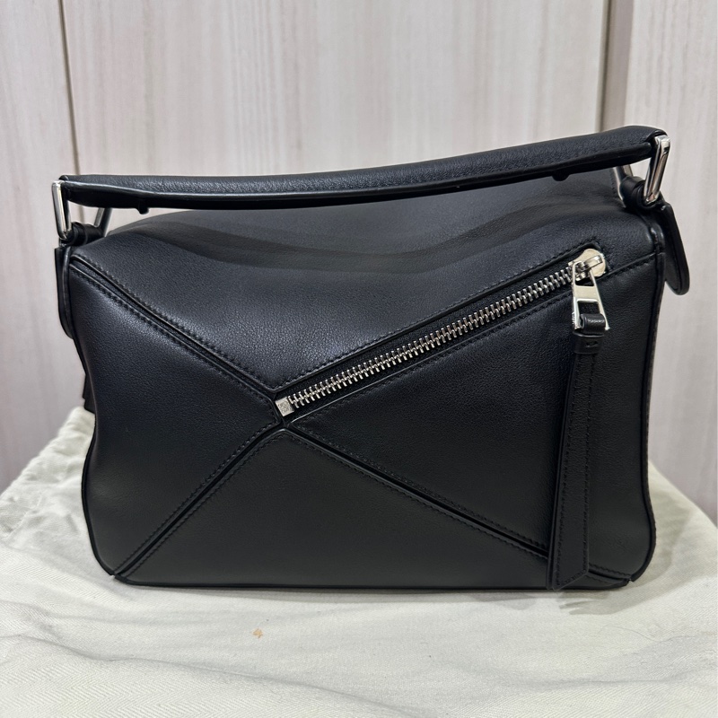 LOEWE PUZZLE 經典黑色小號斜背包-2