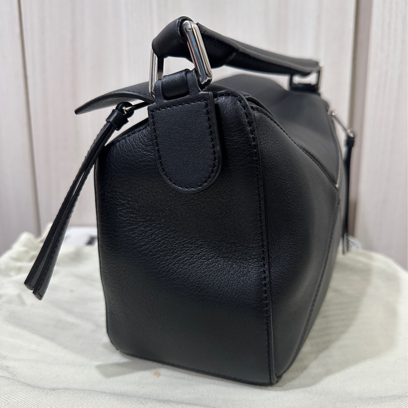 LOEWE PUZZLE 經典黑色小號斜背包-4