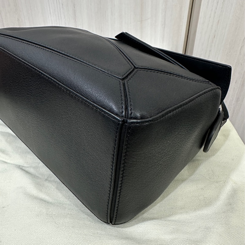 LOEWE PUZZLE 經典黑色小號斜背包-8