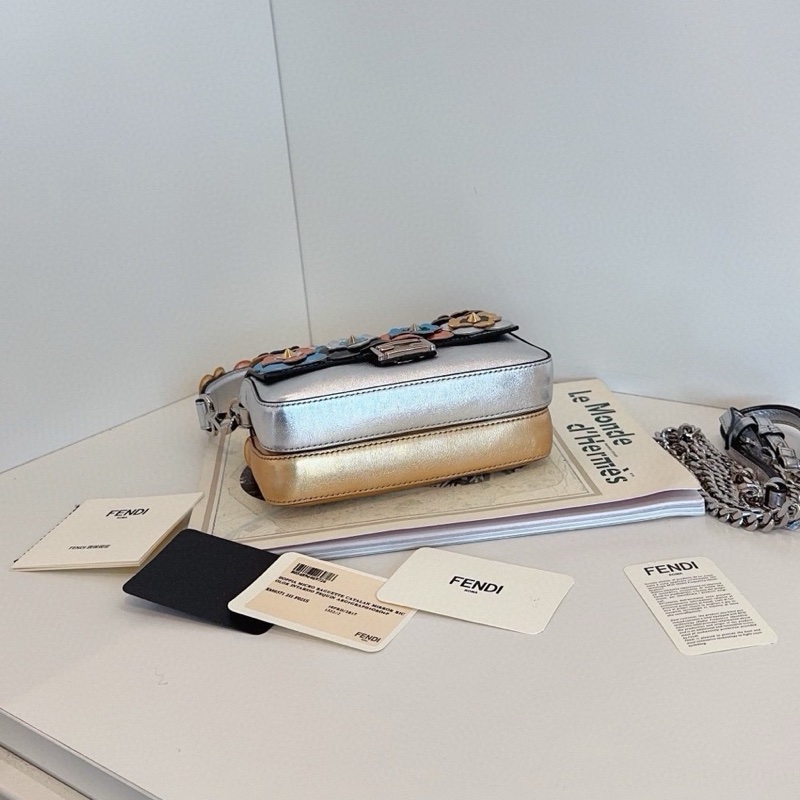 Fendi雙面花卉法棍包-4