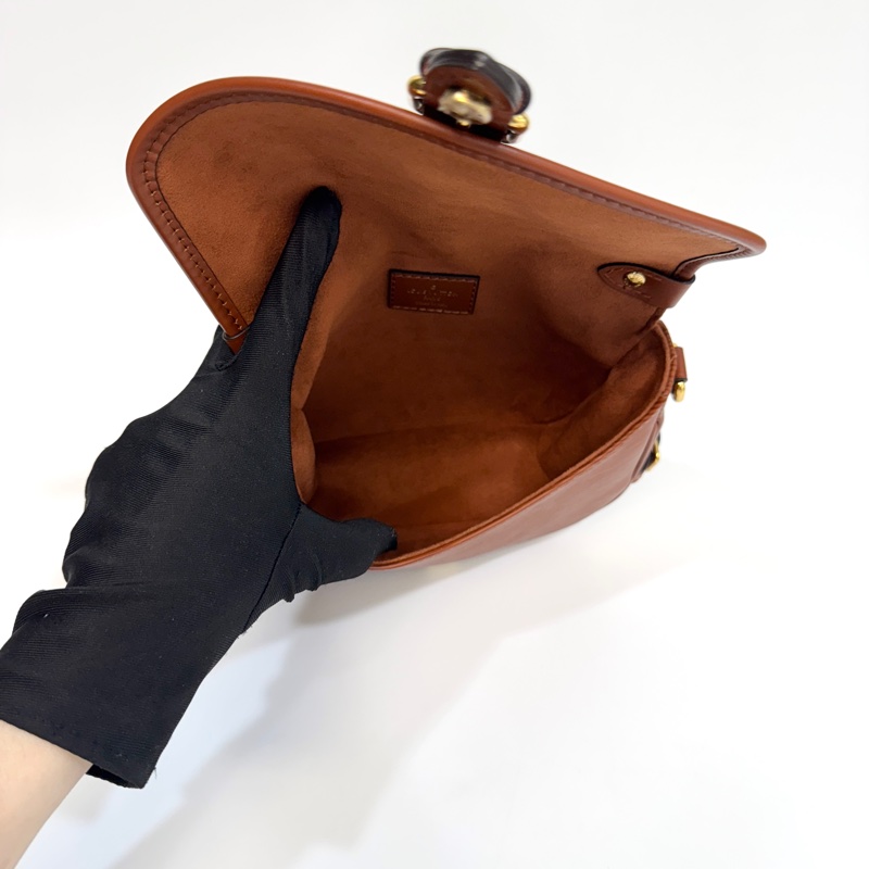 LV琥珀色EPI Saumur BB 手提斜背包 M23470-6